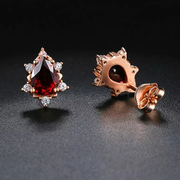 ⚠️TEMP OUT OF STOCK⚠️ NATURAL GARNET EARRINGS - Picture 3 of 5